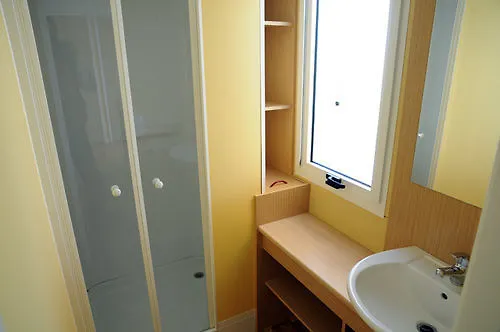 Holiday Chalets Camping Class 3* ארבה