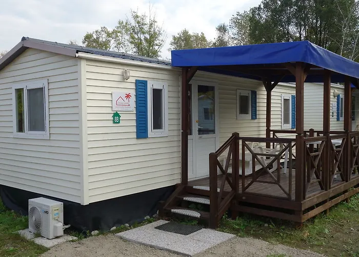 מלון Holiday Chalets Camping Class