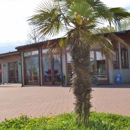 Otel Holiday Chalets Camping Class Erba